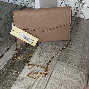Beige envelope clutch with detachable gold chain strap